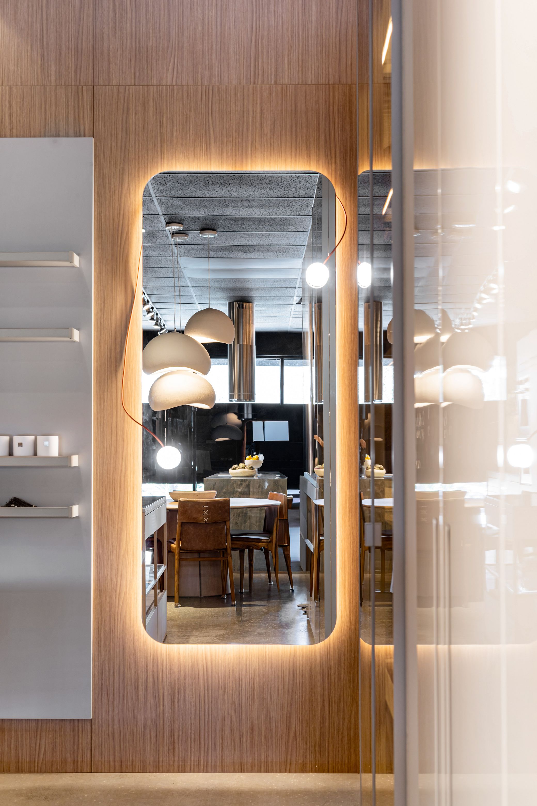 Mirror vignette, WDB Design Center